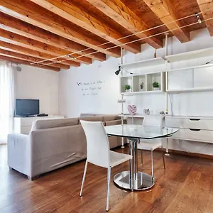 La Casa Di Leo Apartment
