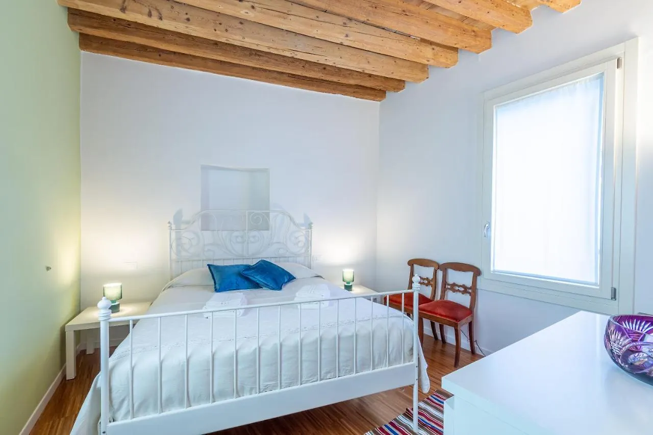 Apartment Vittoria Apartments: Soccorso Soccorsetto Vicenza Italy